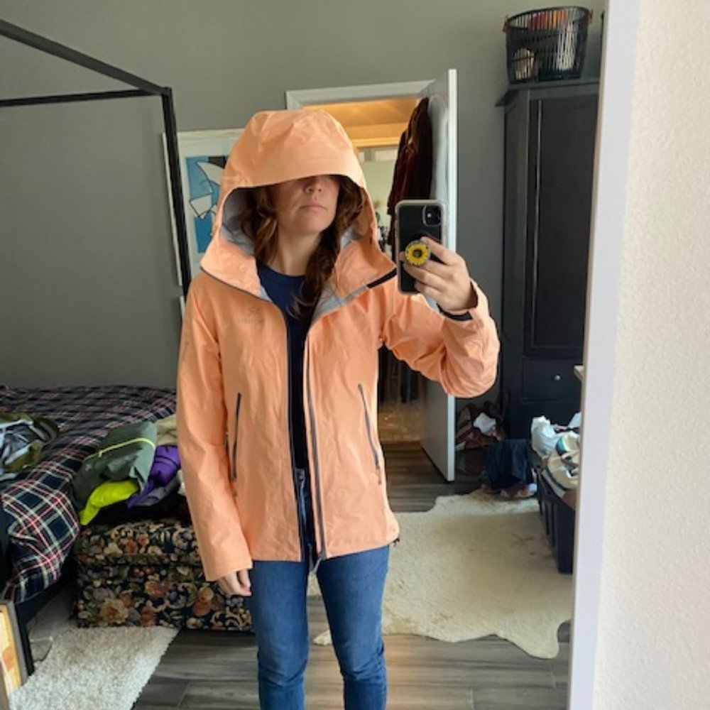 Arc'teryx Women's BETA LT JACKET, Ski Shell, Size XS in Color Elixir